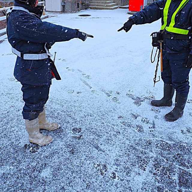 .
週末はスキー⛷中の人3です。
毎年、冬の週末はゲレンデに行き家族でスキーを楽しんでいます。

スキー歴は4年程。子供たちは本当に上手になりました⛷✨
でも私はまだまだ初心者コース😅

思うように滑るには時間がかかりそうですが、
景色を楽しむことを目的に自分のペースで今年も楽しんでいます⛄

－－－－－－－－－－－－－－－－－－－－－－－－－－－－－－－－－－－－
最近は暖かくなってきたと思っていたら、
雪が降るなど寒暖差が激しいですね😅

雪の中橋梁点検を行いました⛄❄⛄❄
皆様も体調にお気を付けください😖

－－－－－－－－－－－－－－－－－－－－－－－－－－－－－－－－－－－－

新卒・転職　スタッフ募集中！✨
会社説明会・インターンシップ随時開催中！🌟
詳しくはプロフィールのURLをクリック👉

#百年先を創造する

#信州 #長野県 #上田市 #長野県上田市

#土木 #建設業 #建設業を盛り上げよう #測量 #土木スタグラム 
#インフラツーリズム #道路

#風景写真好きな人と繋がりたい
#キリトリセカイ
#誰かに見せたい景色
#日本の風景
#田舎の風景
#カメラ好きな人と繋がりたい
#撮るを楽しむ
#誰かの記憶の片隅に
#写真好きな人と繋がりたい